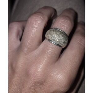 Sterling Silver 925 Laser Cut Dome Ring Size 7. Very Sparkly!